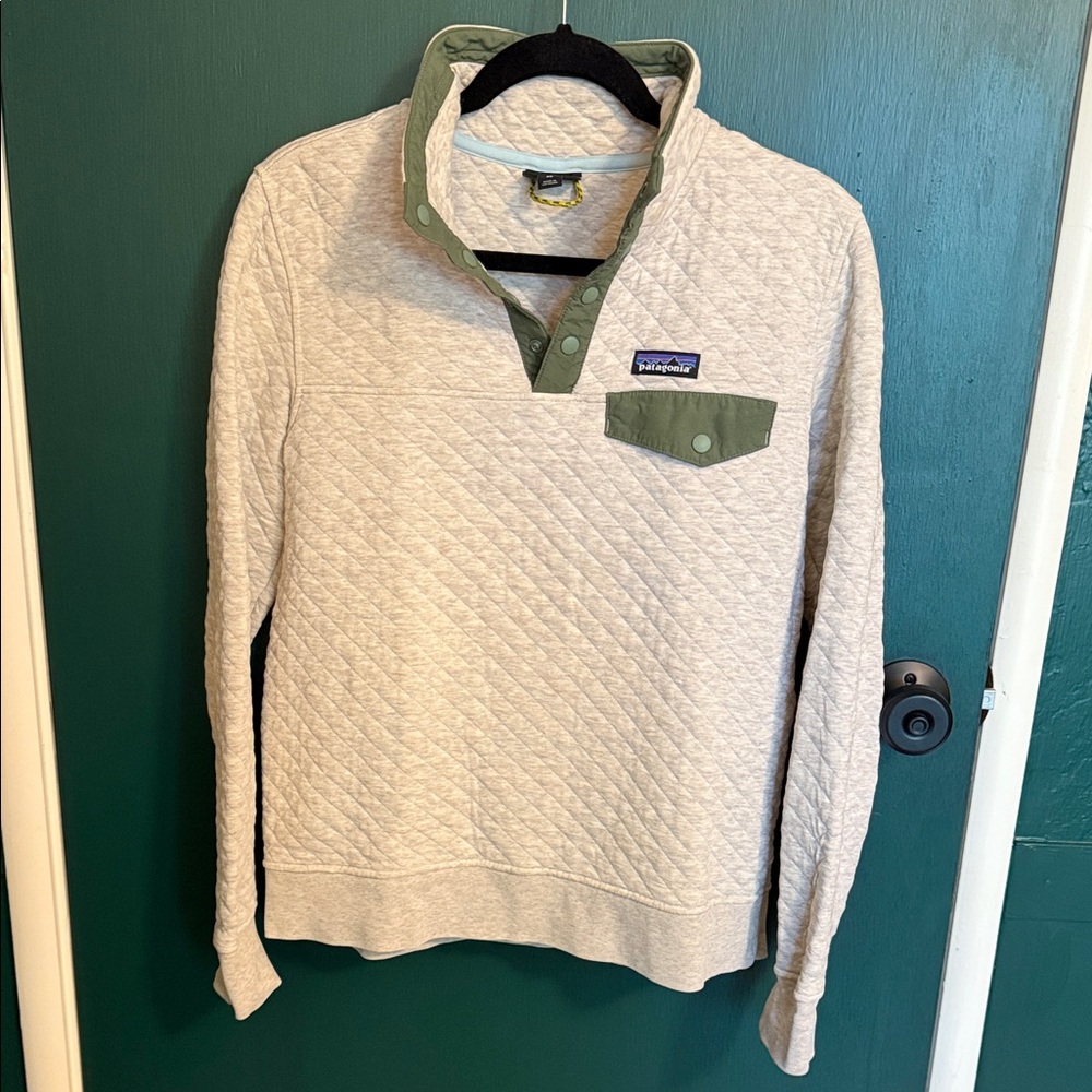 Patagonia Cream Quilted Pullover with Olive Accents